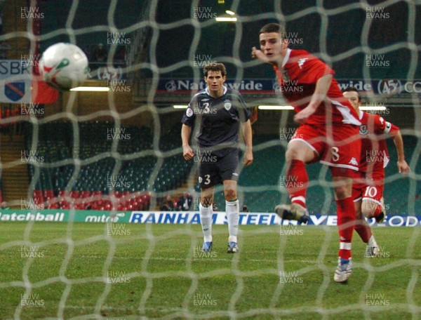 17.10.07 - Euro 2008 Qualifying Match, Group D Wales v Republic of Ireland Wales' Jason Koumas scores penalty 