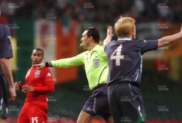 17.10.07 - Euro 2008 Qualifying Match, Group D Wales v Republic of Ireland Ireland's Paul McShane (4) appeals as referee Olech Oriekhow points to the penalty spot 
