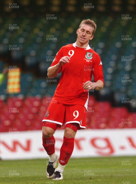 17.10.07 - Euro 2008 Qualifying Match, Group D Wales v Republic of Ireland Wales' Freddy Eastwood 