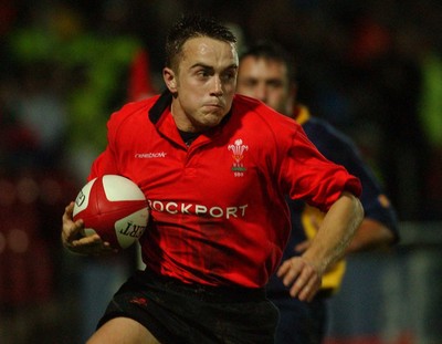 011102  Wales v RomaniaRhys Williams gets close to scoring