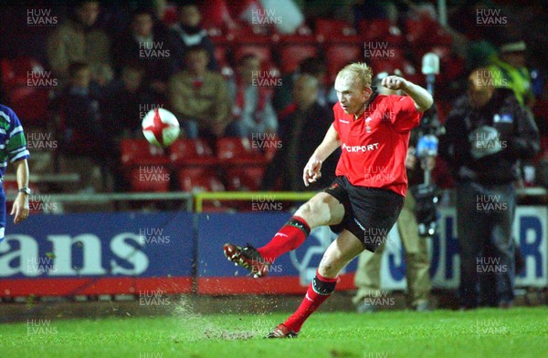 1-11-02 Wales v Romania  (Wrexham, The Racecourse)Wales' Neil Jenkins proves his form by slotting over another penalty