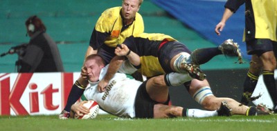 12-11-04. Wales v Romania.  Wales' Gethin Jenkins stretches over to score try.  