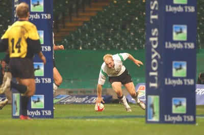 12.11.04 Wales v Romania  Wales Tom Shanklin scores his second try  
