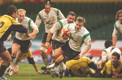 12.11.04 Wales v Romania  Wales Dwayne Peel finds some space  