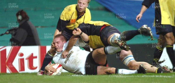 12-11-04. Wales v Romania.  Wales' Gethin Jenkins stretches over to score try.  