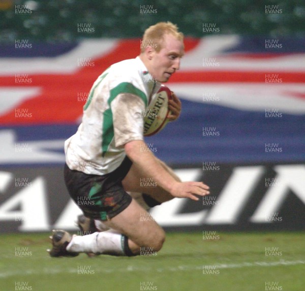 12-11-04. Wales v Romania.  Wales' Tom Shanklin dives over for his fourth try.  