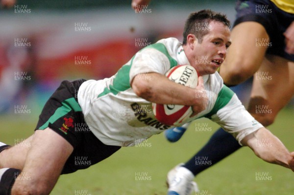 12-11-04. Wales v Romania.  Wales' Gareth Cooper dives over to score try.  