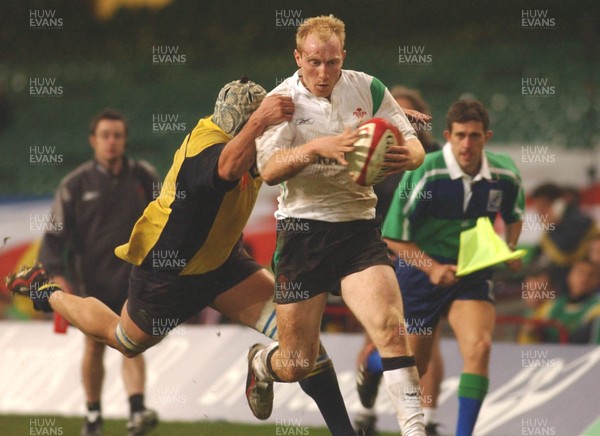 12.11.04 Wales v Romania  Wales Tom Shanklin heads for the tryline  