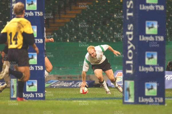 12.11.04 Wales v Romania  Wales Tom Shanklin scores his second try  