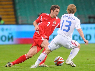 09.09.09 - World Cup Qualifying Group 4 Wales v Russia Wales' Sam Ricketts tries to get past Russia's Renat Yanbaev  