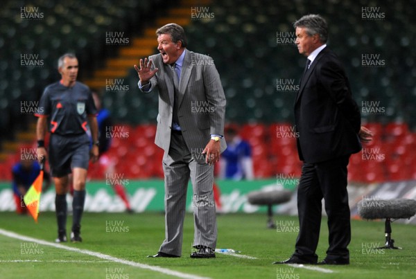 09.09.09 -  Wales v Russia - World Cup 2010 Qualifier Group Four - Wales manager John Toshack and Russia Manager Guus Hiddink. 
