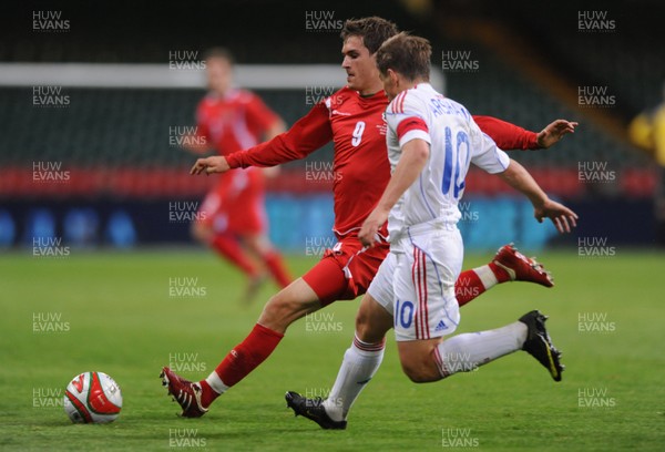 09.09.09 -  Wales v Russia - World Cup 2010 Qualifier Group Four - Aaron Ramsey of Wales and Andrey Arshavin of Russia compete. 