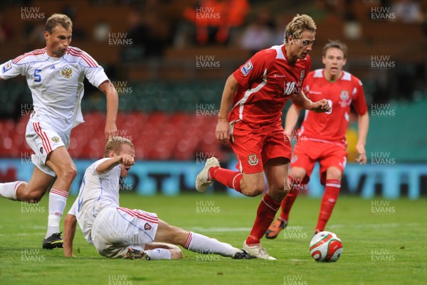 09.09.09 - Wales v Russia - World Cup 2010 Qualifier Group Four - David Edwards of Wales is challenged by Alexander Anyukov of Russia. 