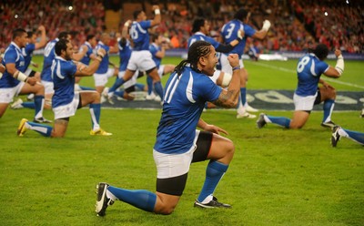 13.11.09 - Wales v Samoa - Invesco Perpetual Series 2009 - Samoa players perform the Manu Siva Tau. 
