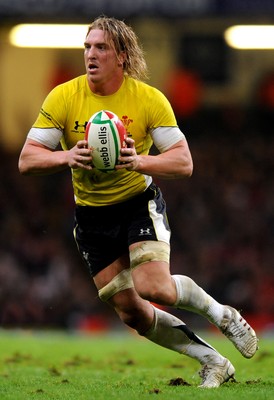 13.11.09 - Wales v Samoa - Invesco Perpetual Series 2009 - Wales' Andy Powell. 