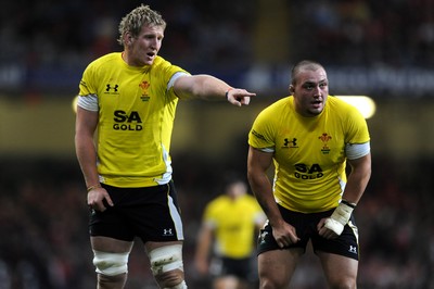 13.11.09 - Wales v Samoa - Invesco Perpetual Series 2009 - Wales' Bradley Davies and Craig Mitchell. 