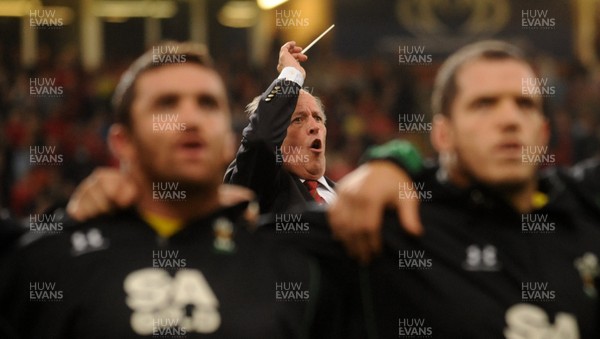 13.11.09 - Wales v Samoa - Invesco Perpetual Series 2009 - Musical Director Haydn James. 