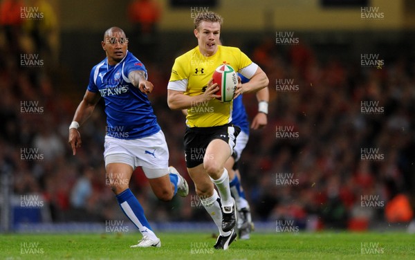 13.11.09 - Wales v Samoa - Invesco Perpetual Series 2009 - Wales' Dwayne Peel. 