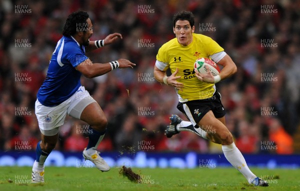 13.11.09 - Wales v Samoa - Invesco Perpetual Series 2009 - Wales' James Hook. 