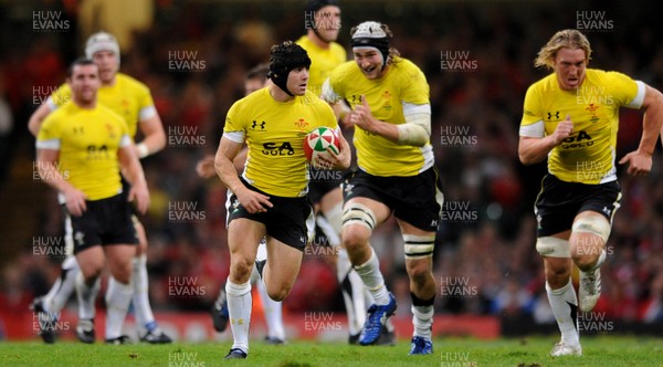 13.11.09 - Wales v Samoa - Invesco Perpetual Series 2009 - Wales' Leigh Halfpenny. 