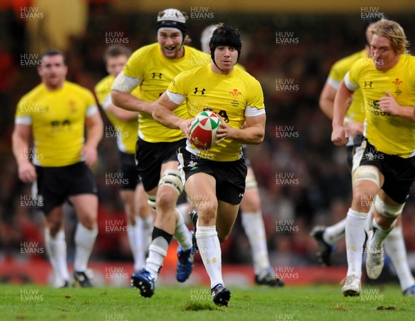 13.11.09 - Wales v Samoa - Invesco Perpetual Series 2009 - Wales' Leigh Halfpenny. 