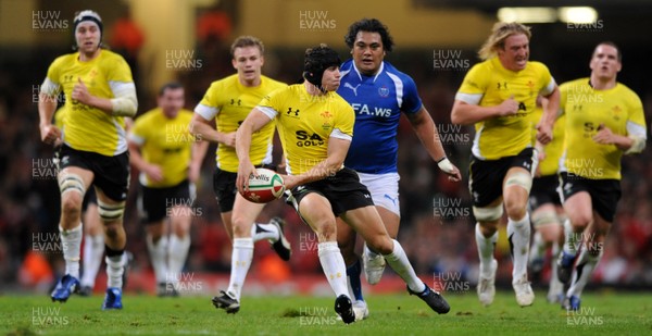 13.11.09 - Wales v Samoa - Invesco Perpetual Series 2009 - Wales' Leigh Halfpenny. 