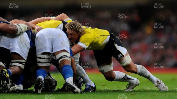 13.11.09 - Wales v Samoa - Invesco Perpetual Series 2009 - Wales' Andy Powell. 