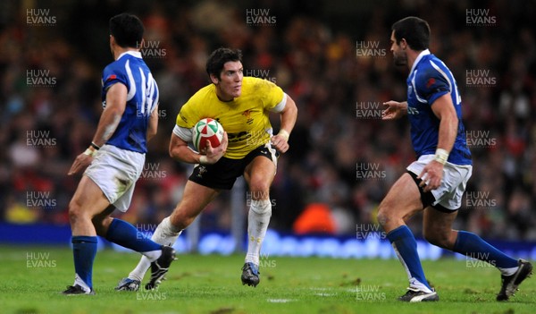 13.11.09 - Wales v Samoa - Invesco Perpetual Series 2009 - Wales' James Hook. 