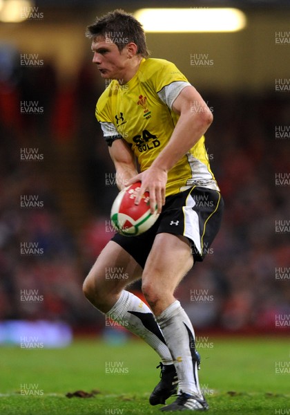 13.11.09 - Wales v Samoa - Invesco Perpetual Series 2009 - Wales' Dan Biggar. 