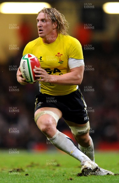 13.11.09 - Wales v Samoa - Invesco Perpetual Series 2009 - Wales' Andy Powell. 