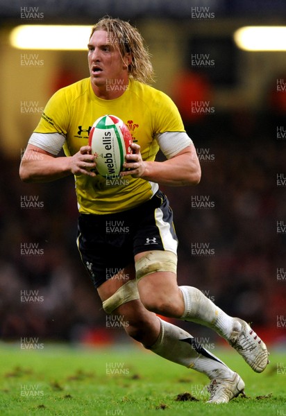13.11.09 - Wales v Samoa - Invesco Perpetual Series 2009 - Wales' Andy Powell. 