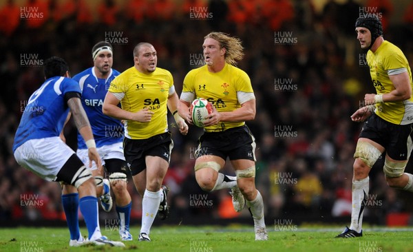 13.11.09 - Wales v Samoa - Invesco Perpetual Series 2009 - Wales' Andy Powell. 