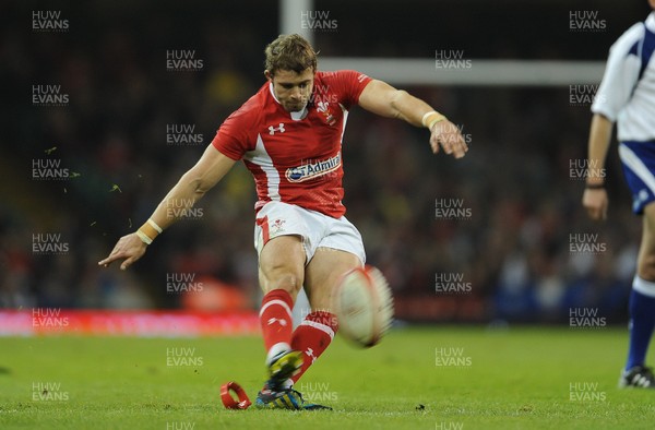 161112 - Wales v Samoa - Dove Men Series -Leigh Halfpenny of Wales kicks at goal