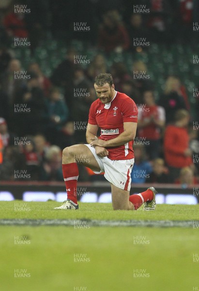 161112 Wales v SamoaWales' Jamie Roberts dejected at the final whistle