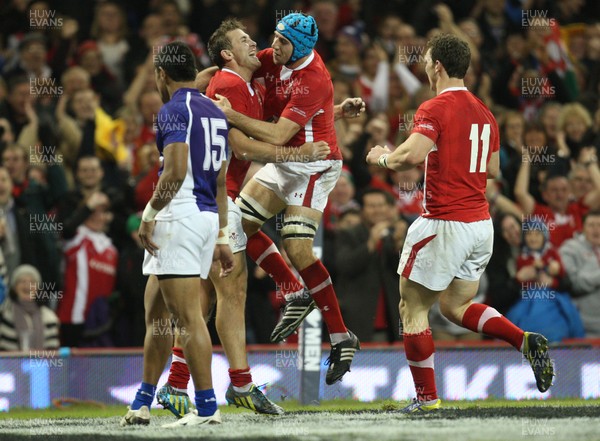 161112 - Wales v Samoa, Dove Men Series 2012 - Wales' Ashley Beck celebrates his try with Wales' Justin Tipuric    