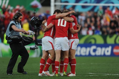 18.09.11 - Wales v Samoa - Rugby World Cup 2011 - Wales players celebrate at the end of the game. 