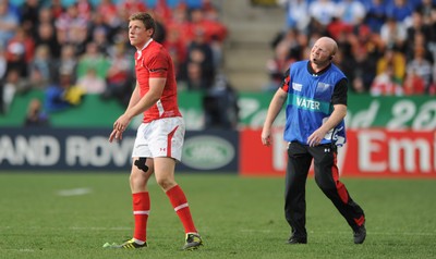 18.09.11 - Wales v Samoa - Rugby World Cup 2011 - Rhys Priestland of Wales watches his penalty kick hit the crossbar and go over with kicking coach Neil Jenkins. 