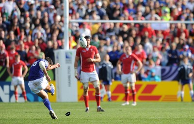 18.09.11 - Wales v Samoa - Rugby World Cup 2011 - Paul Williams of Samoa kicks at goal. 
