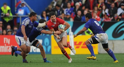 18.09.11 - Wales v Samoa - Rugby World Cup 2011 - Mike Phillips of Wales drives through. 