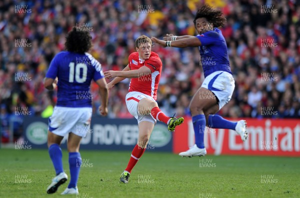 18.09.11 - Wales v Samoa - Rugby World Cup 2011 - Rhys Priestland of Wales attempts a drop-goal. 