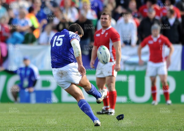 18.09.11 - Wales v Samoa - Rugby World Cup 2011 - Paul Williams of Samoa kicks at goal. 