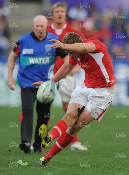 18.09.11 - Wales v Samoa - Rugby World Cup 2011 - Rhys Priestland of Wales kicks at goal. 