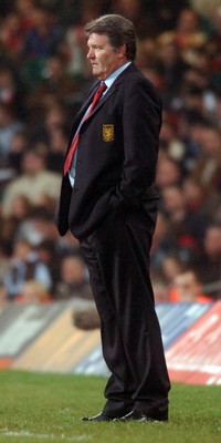 28.03.07 - Euro 2008 Qualifier Wales v San Marino Wales' manager John Toshack 