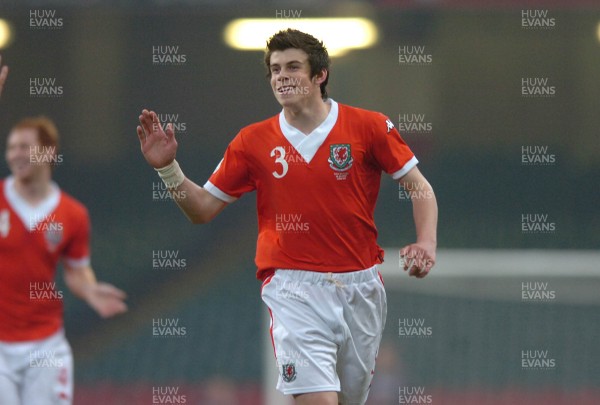 28.03.07 - Wales v San Marino - UEFA Euro 2008 Qualifying Group D - Wales' Gareth Bale celebrates his goal 