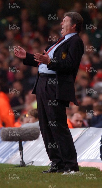 28.03.07 - Euro 2008 Qualifier Wales v San Marino Wales' manager John Toshack 