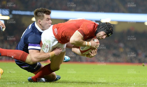 030218 - Wales v Scotland - NatWest 6 Nations 2018 - Leigh Halfpenny of Wales scores try