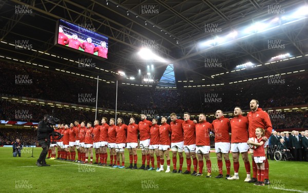030218 - Wales v Scotland - NatWest 6 Nations 2018 - Wales players during the anthems