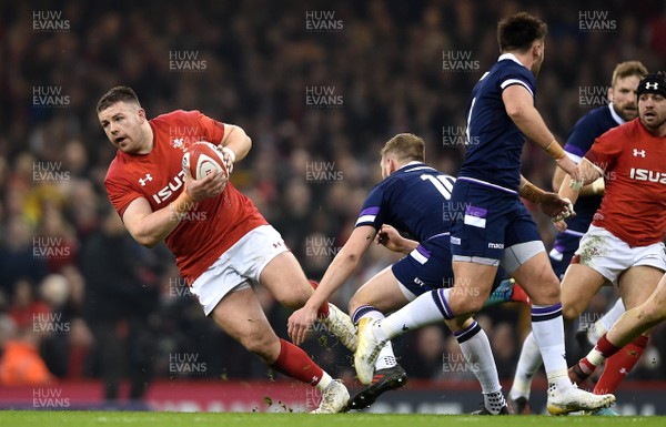 030218 - Wales v Scotland - NatWest 6 Nations 2018 - Rob Evans of Wales looks for support
