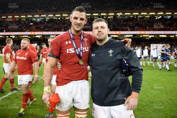 030218 - Wales v Scotland - NatWest 6 Nations 2018 - Aaron Shingler and Rob Evans of Wales at the end of the game