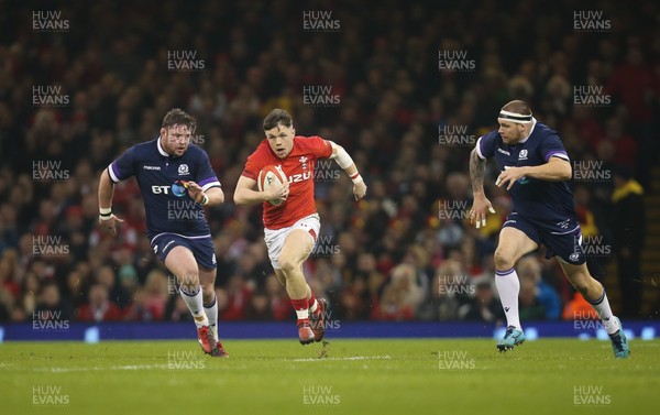 030218 - Wales v Scotland, NatWest 6 Nations - Steff Evans of Wales breaks away